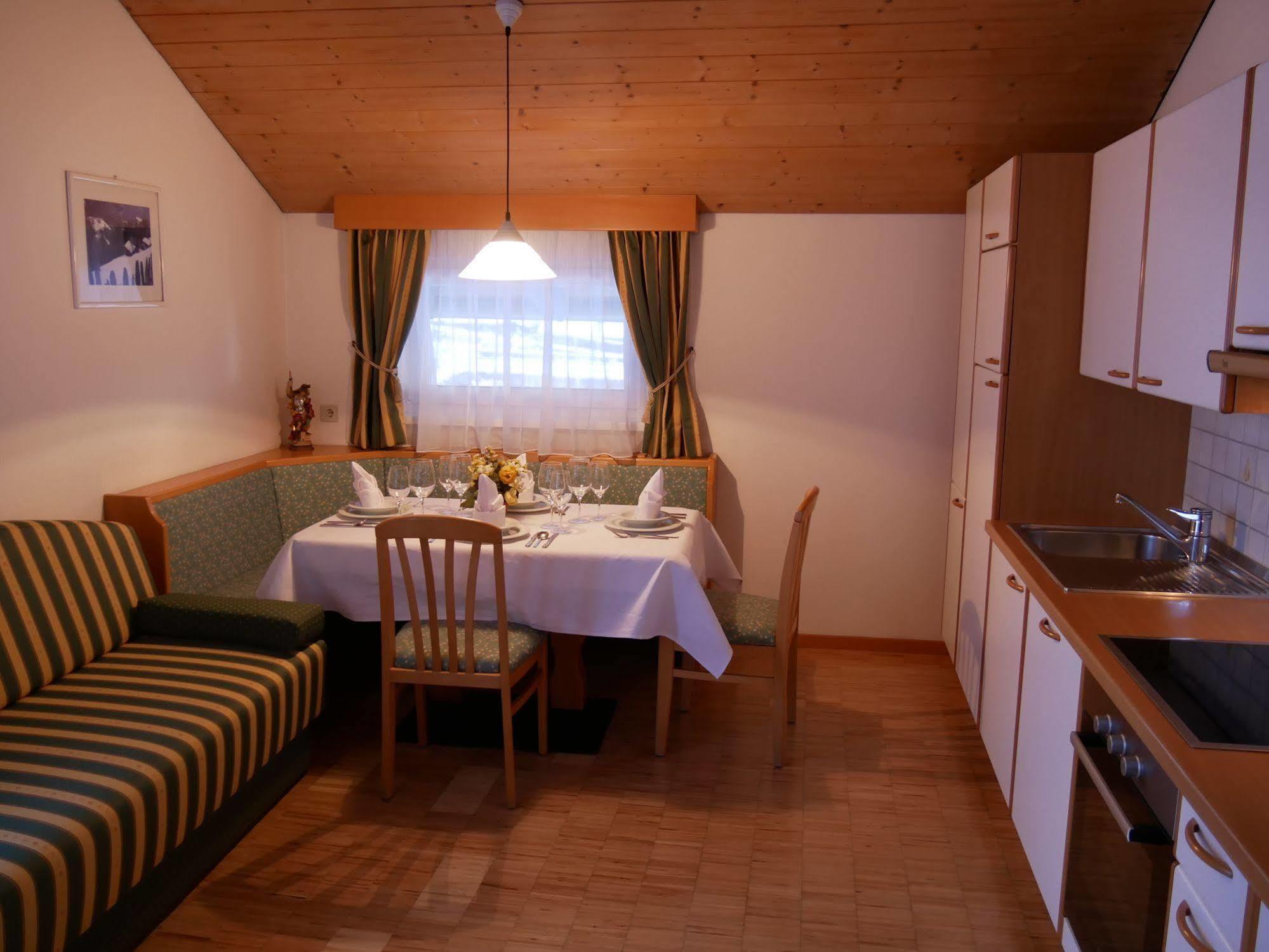 Appartmenthotel Residence Elvis Ortisei Eksteriør billede