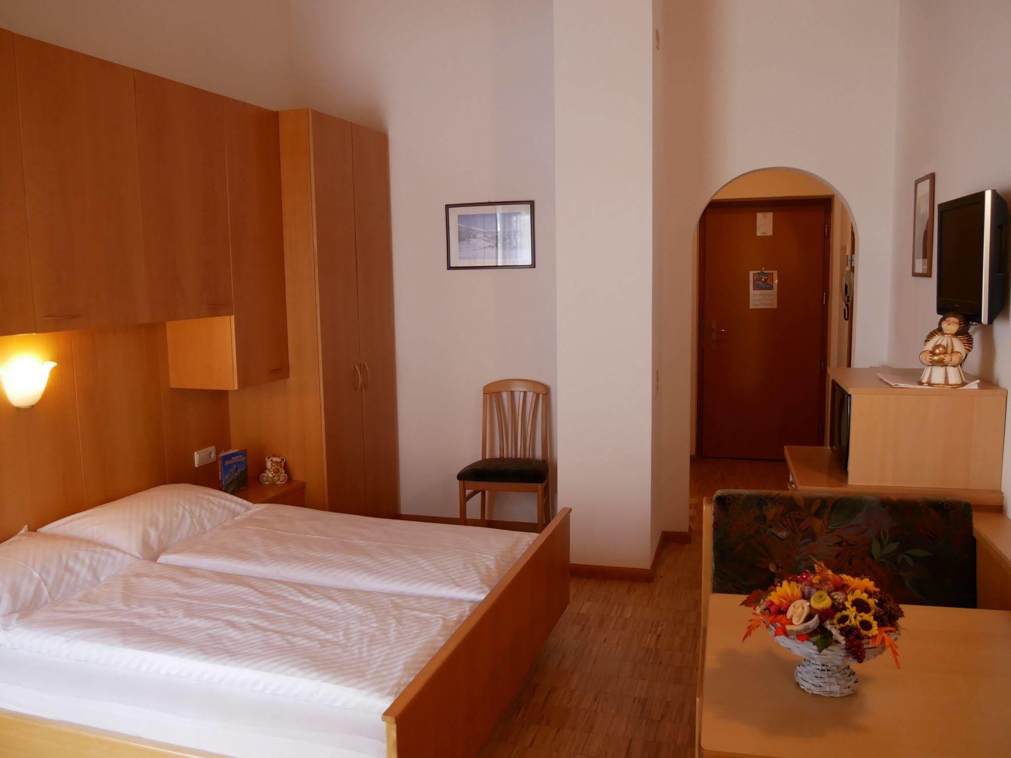 Appartmenthotel Residence Elvis Ortisei Eksteriør billede